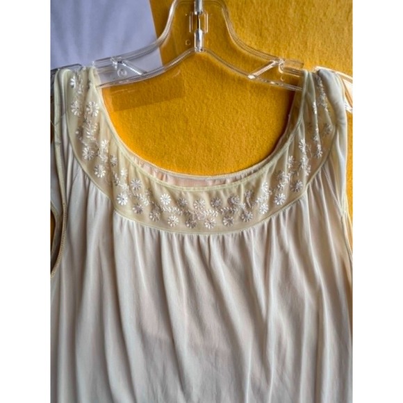 Vintage Other - Vintage Cream Mid Length Nightgown Floral Embroidered Sleeveless  26-05-20